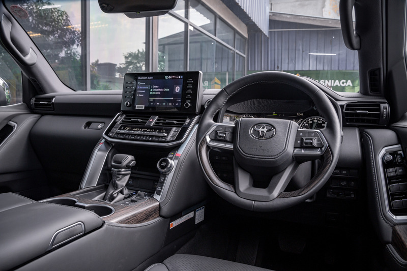 Toyota Land Cruiser ZX (2018)