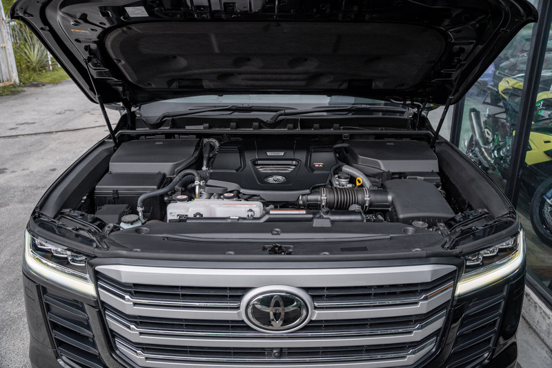 Toyota Land Cruiser ZX (2018)